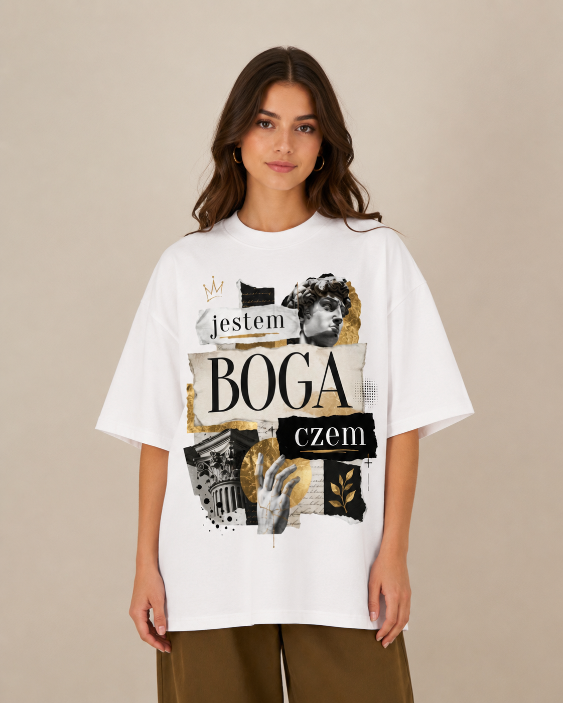 Koszulka na modelce — krój oversize unisex